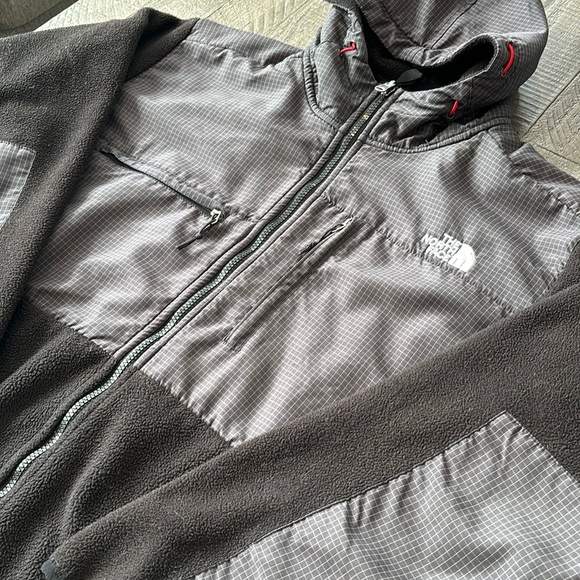 The North Face Denali Fleece Hoodie Jacket. - Picture 2 of 4